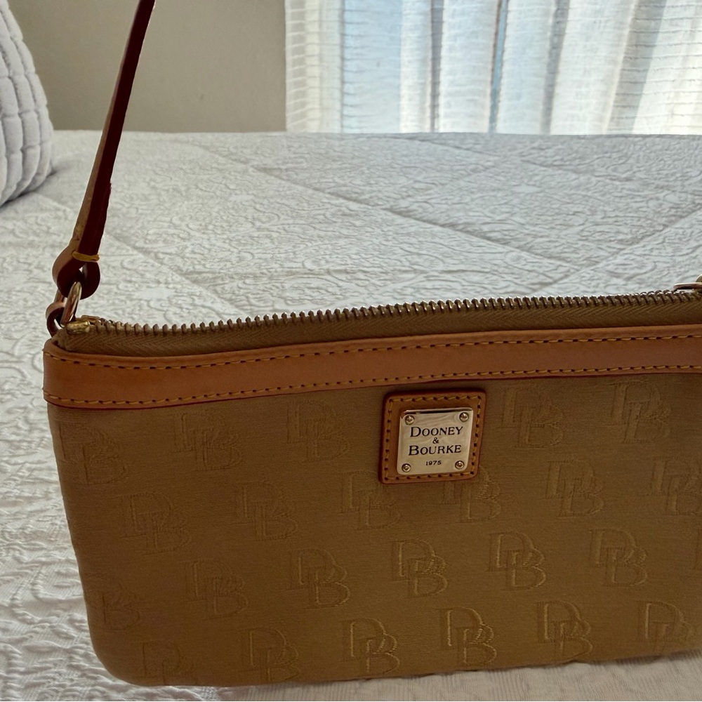 Dooney & Bourke Tan Leather Women's wristlet